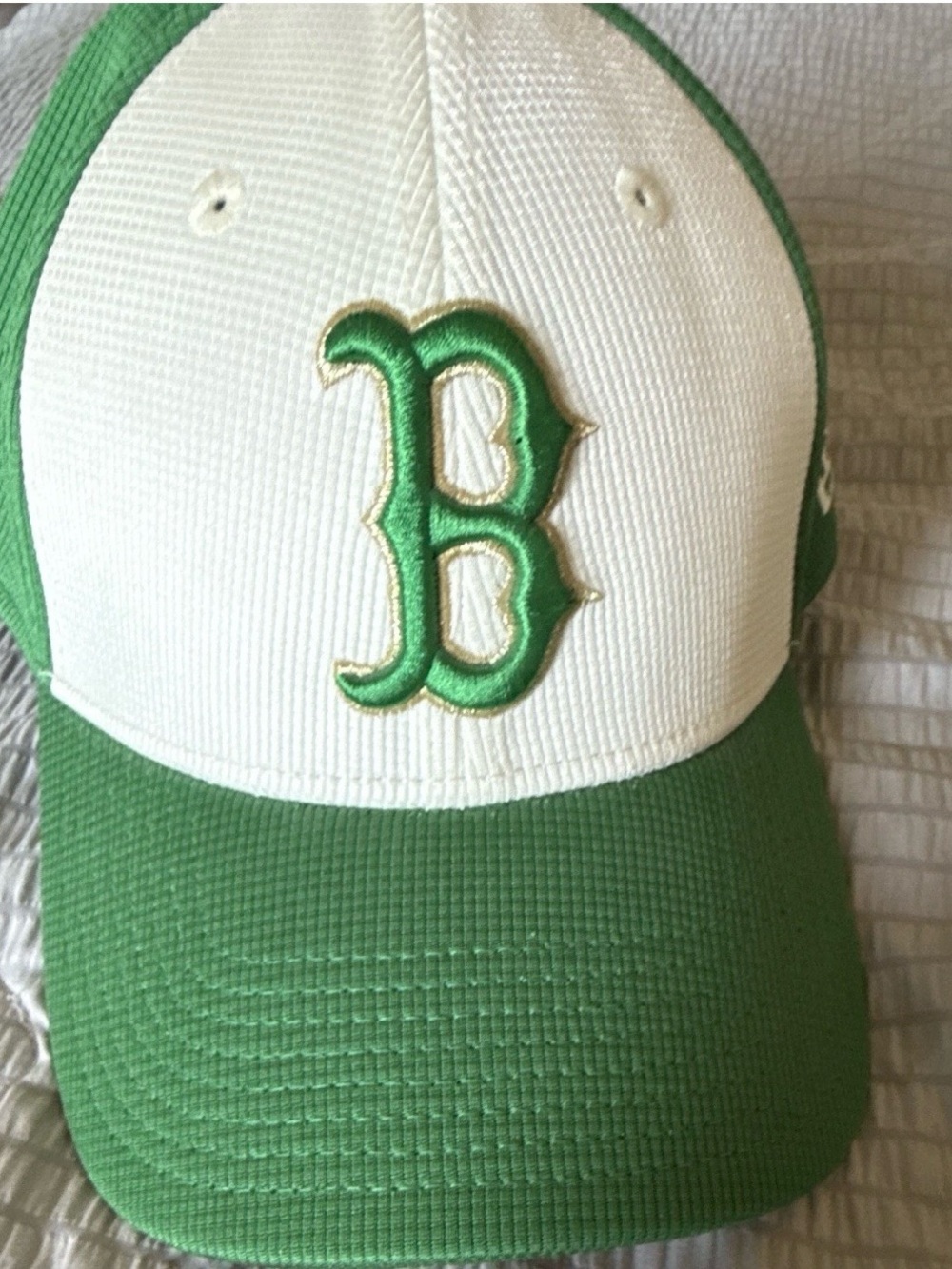 New Era Boston Red Sox 2024 St. Patrick's Day mesh fitted or flex